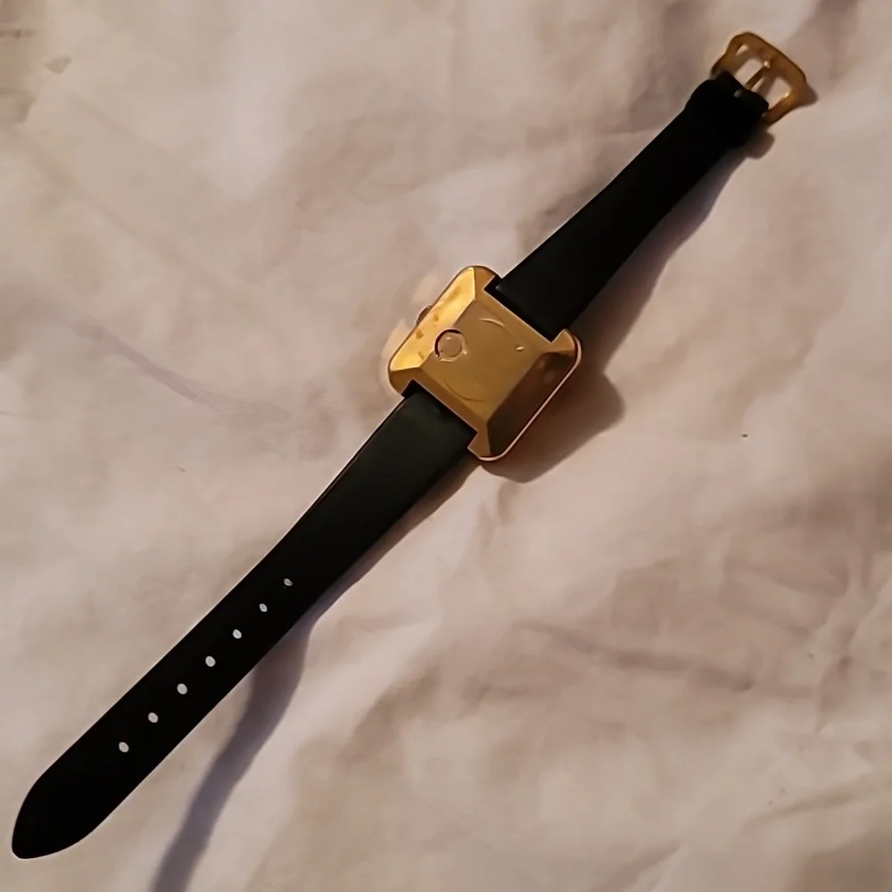 Anker KR Vintage Watch‎ Mechanical Wind-Up Watch With Black Patent Leather Band